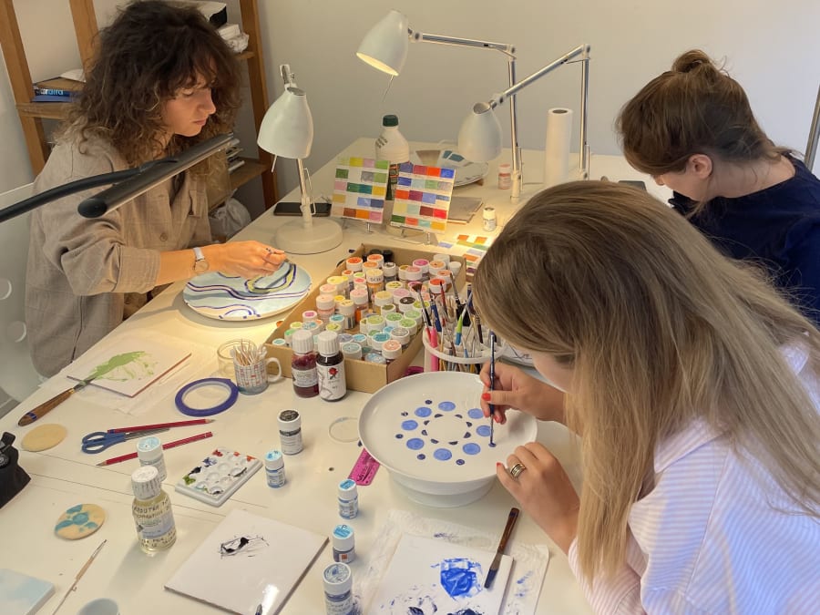 Atelier peinture sur céramique à Paris 20ème