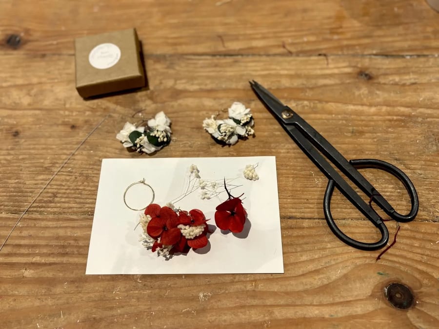 Dried flower earrings workshop in Lille, France