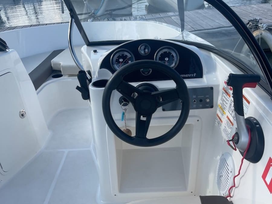 Location de bateau avec permis 10 pers. Petit Port Aix-les-Bains