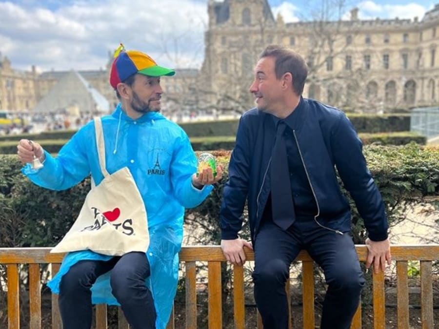 Fiesta de asesinatos en los patios del Louvre (75)