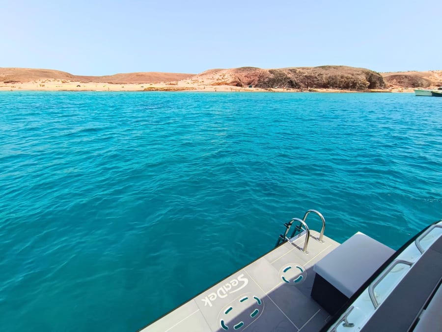 Excursión de 6 horas en yate privado por la costa de Playa Blanca, en Lanzarote
