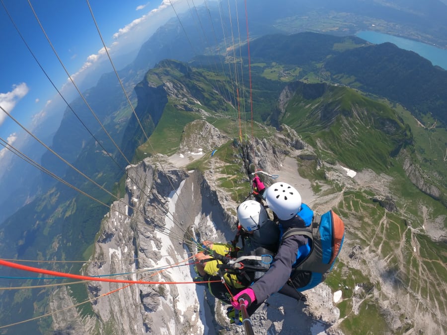 Paragliding flight from Col de la Forclaz (74)