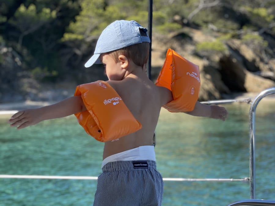 Crucero privado en catamarán por Hyères (83)