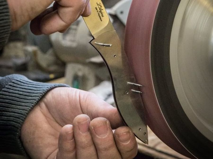 Atelier fabrication de couteau journée complète à Saint-Sulpice