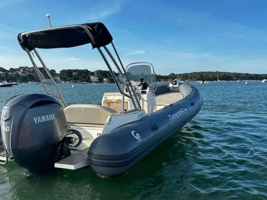 Boat rental for 12 people in Lège-Cap-Ferret (33)