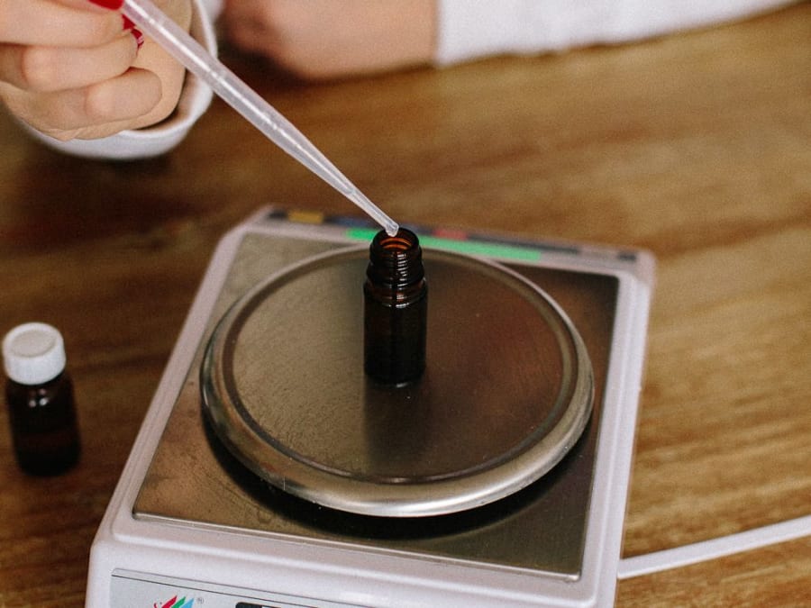 Workshop de criação de perfumes com pausa gastronómica no 8.º arrondissement de Paris