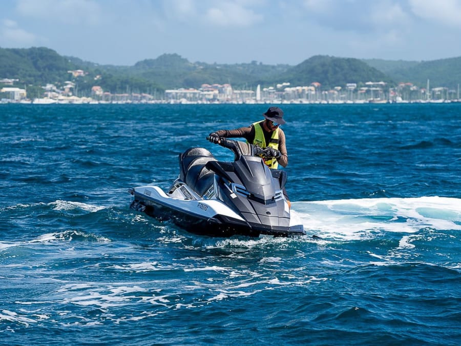 Balade en jet ski dans la Baie du Marin en Martinique (972)