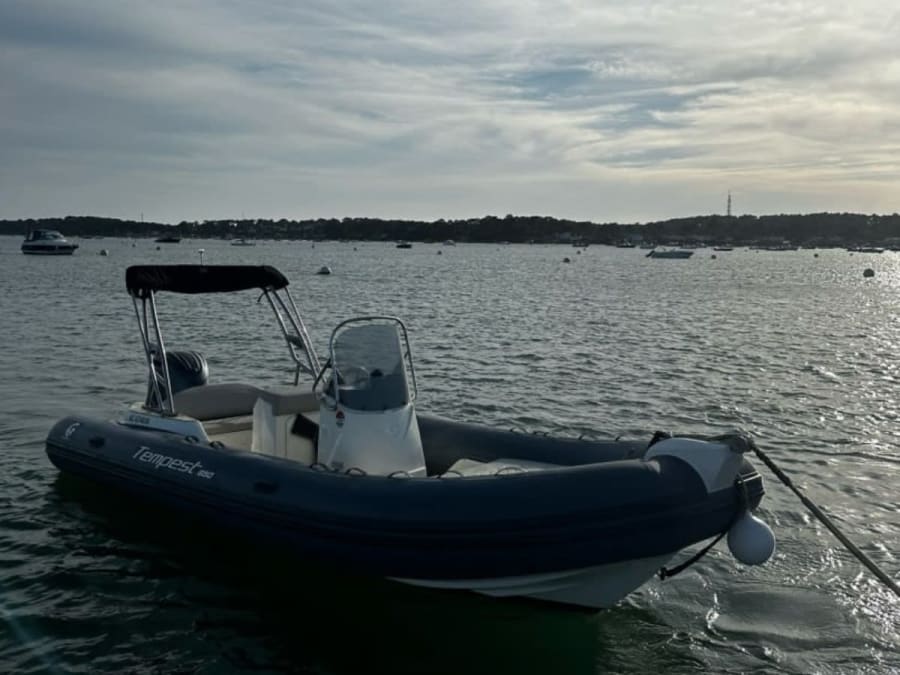 Boat rental for 12 people in Lège-Cap-Ferret (33)
