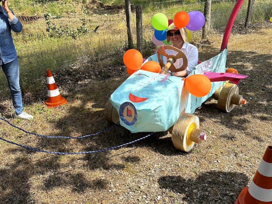 Team Building Construction "Voiture en Carton"