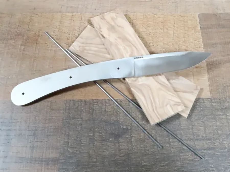 Straight knife workshop in Toulouse (31)