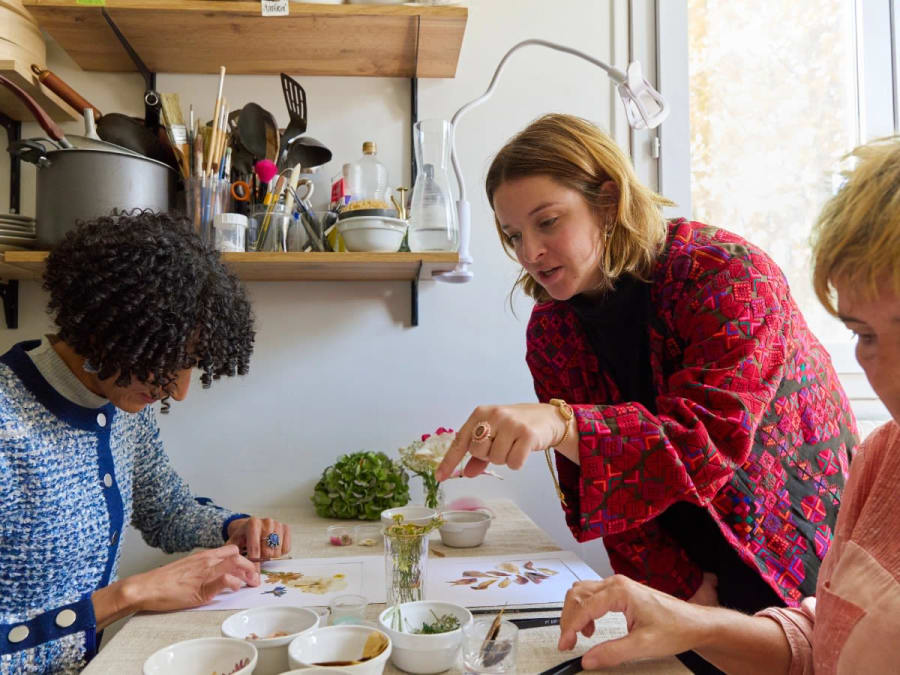 Workshop zum Junggesellinnenabschied: Herbarium mit gepressten Blumen im 19. Arrondissement von Paris