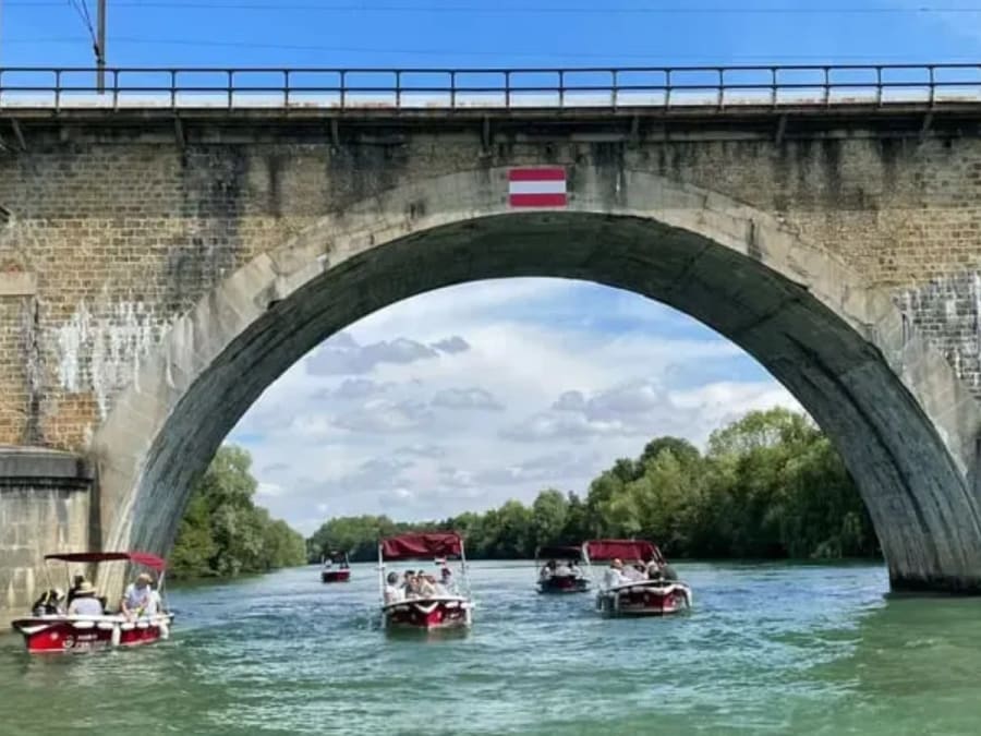 Location de bateau électrique (5 pers. max) à Cergy