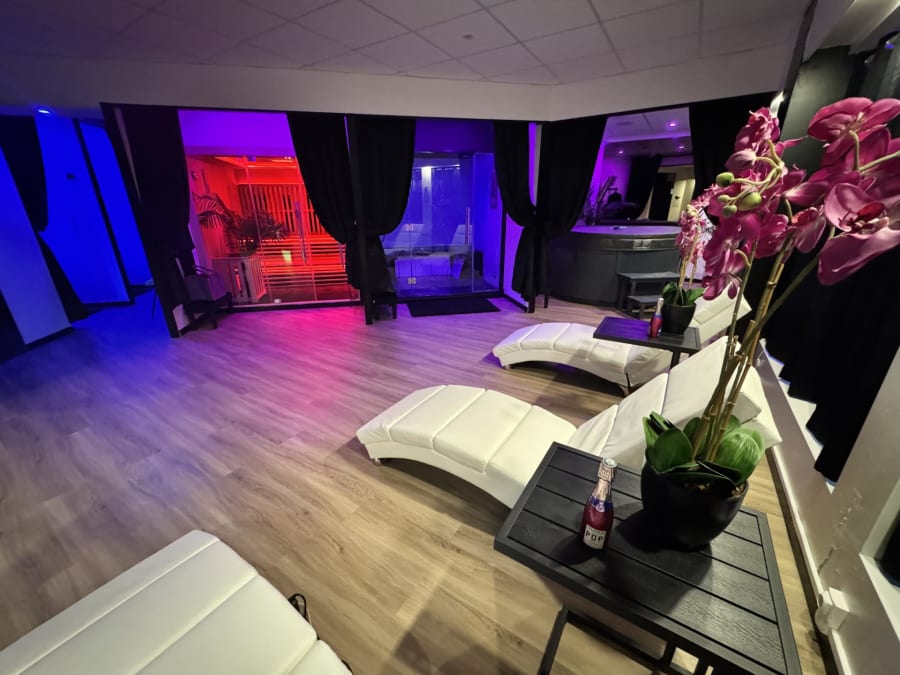 Spa avec hammam, sauna et jacuzzi à Boulogne-Billancourt (92)