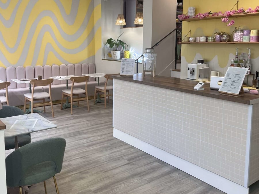 Dried flower suspension workshop in Bourges (18)