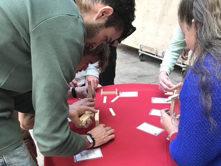 Team Building Olympiades Voitures en carton à Bordeaux (33)