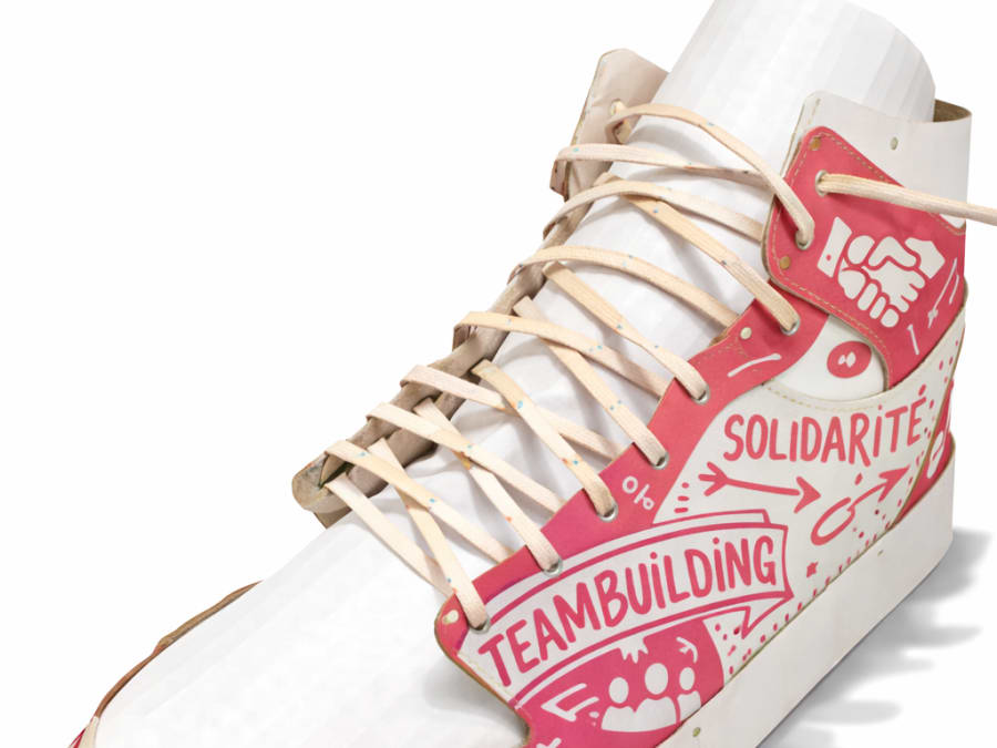 Team Building construction d'une basket XXL en carton