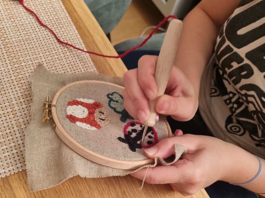 Atelier broderie Punch Needle à Paris 11ème