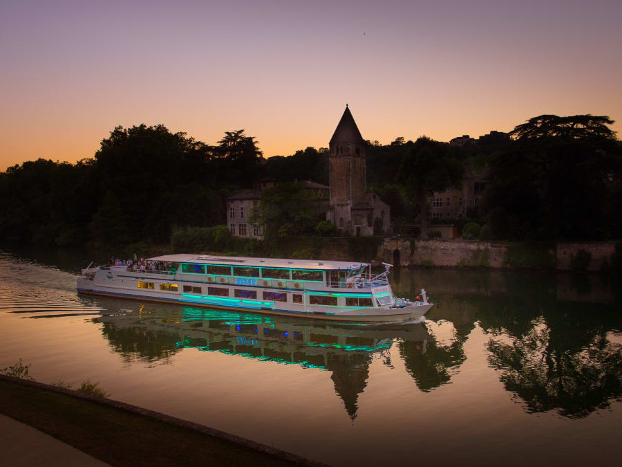Dinner & cruise on the "Hermès" barge in Lyon (69)