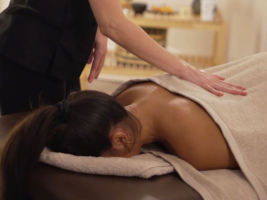 Massage aux pierres chaudes à Bordeaux (33) 