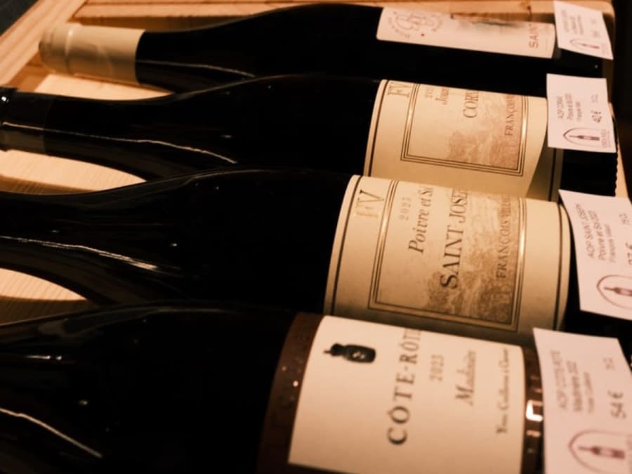 Iconic Tasting, Rare Wines & Old Vintages in Lyon 5th district