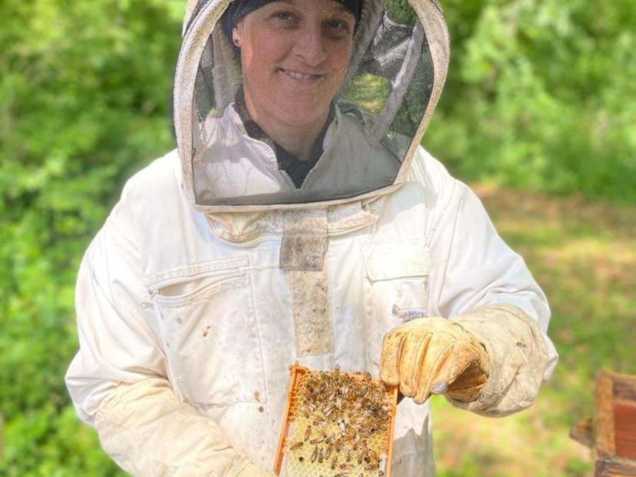 Media jornada de iniciación a la apicultura en Guigneville-sur-E