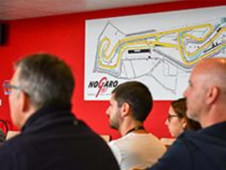 Audi R8 V10 driving experience at Montlhéry (91)