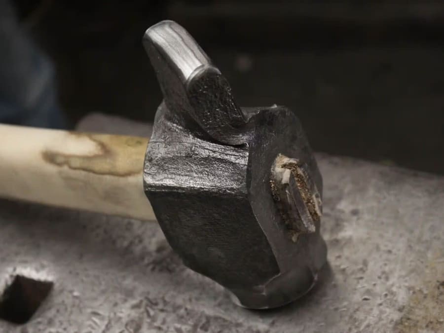 Hammer-Making Workshop in Brissac-Loire-Aubance (49)