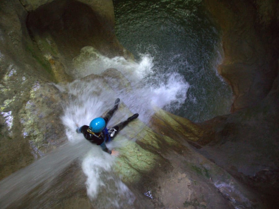 Barranquismo en el Pont du Diable, en el Macizo de Bauges (73)