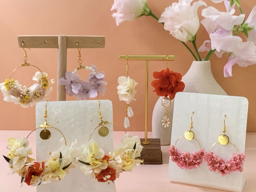 Taller de pendientes florales en Gentilly (94)