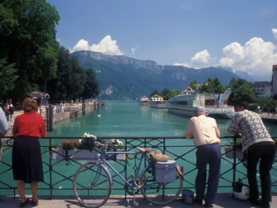 Visite guidée de la vieille ville et croisière à Annecy (74)