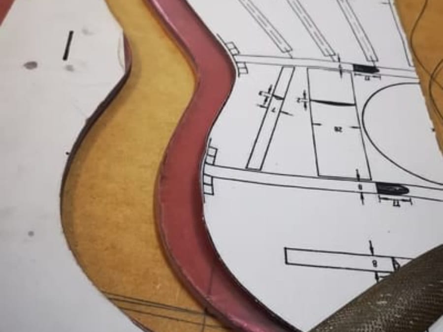 Introducción a la fabricación de violines en Le Crès (34)