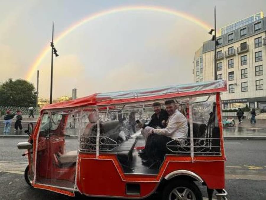 Team Building Balade en tuktuk électrique dans Paris