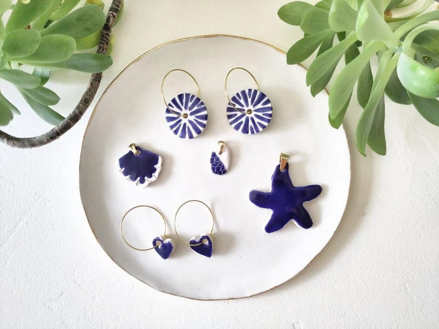 Atelier parure de bijoux en céramique Paris 15ème 