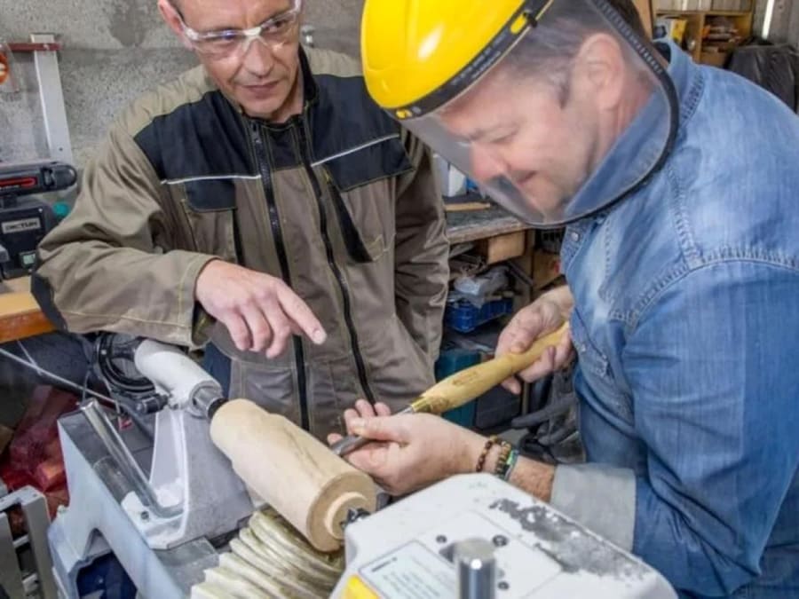 Houtdraaiatelier in Inzinzac-Lochrist (56)