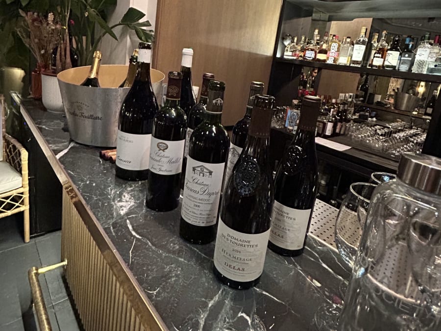 Animation bar de dégustation de vin avec ou sans alcool