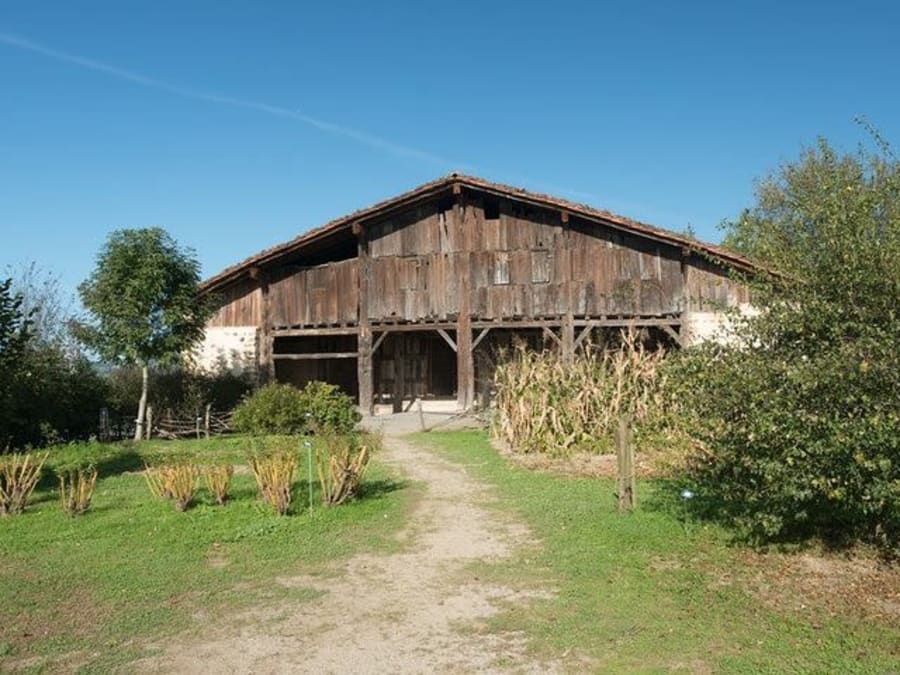 Bezoek aan een Baskische boerderij, ciderfabriek en maaltijd vanuit San Sebastián