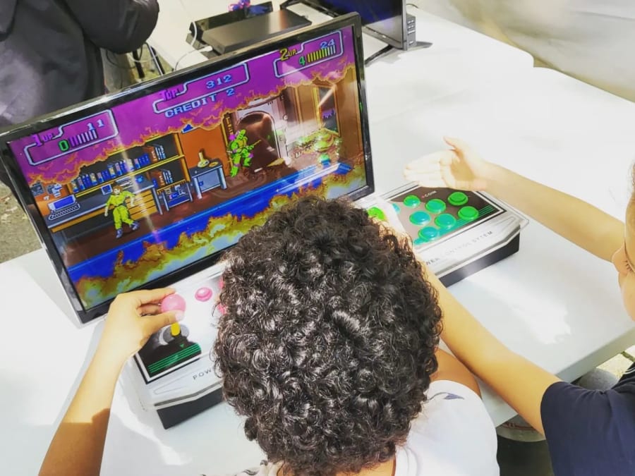 Anniversaire jeux rétro gaming 6-17 ans en IDF