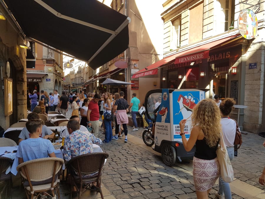 Un recorrido insólito por Lyon y la historia de la seda