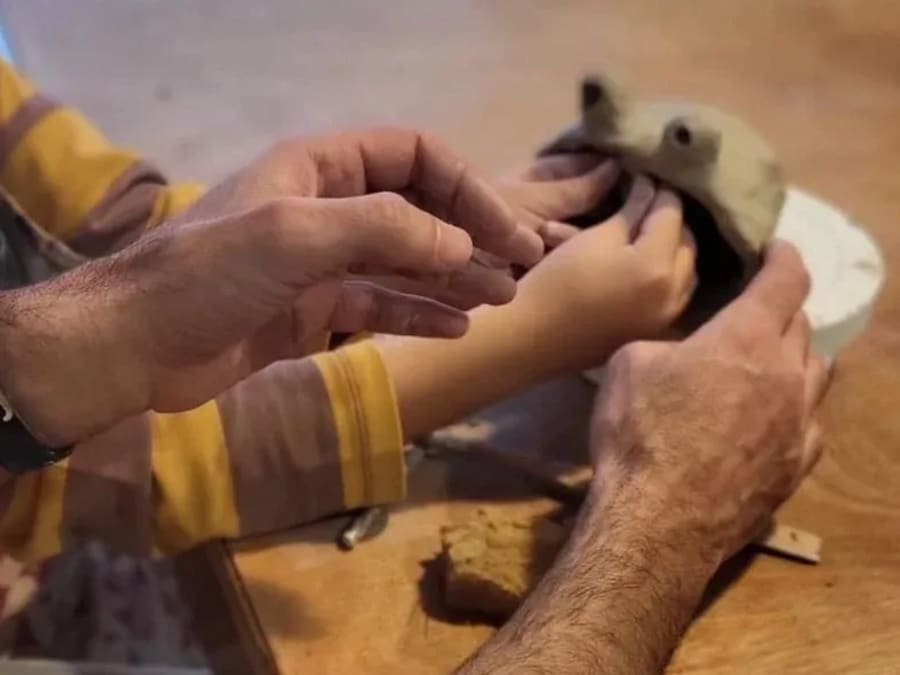 Parent/child ceramics workshop in Paris 19th arrondissement