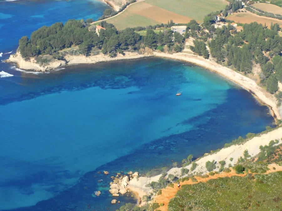 Baptême hélicoptère sur les calanques de Marseille 