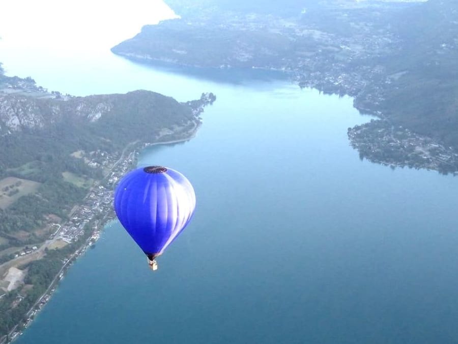 Vol En Montgolfière Au-Dessus Du Lac D'annecy (74)