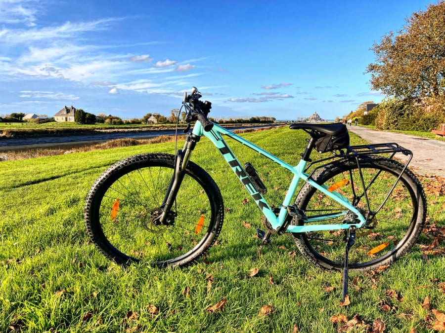 Visite guidée en vélo électrique & dégustation à Beauvoir (50)