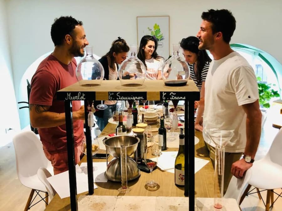 Team Building Atelier assemblage de vin à Bordeaux (33)