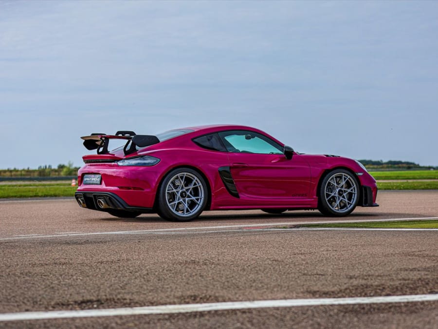 Porsche Cayman GT4 RS driving experience Circuit la Ferté Gauche