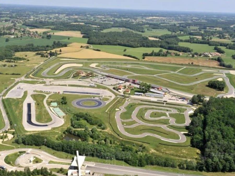 Stage de pilotage en Nissan GTR - Circuit de Bresse (71)