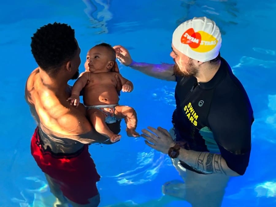 Baby Swimming Class at the Châtenay-Malabry Pool (92)