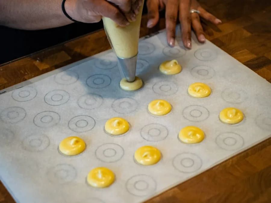 Sweet mignardises workshop in Paris 17th district