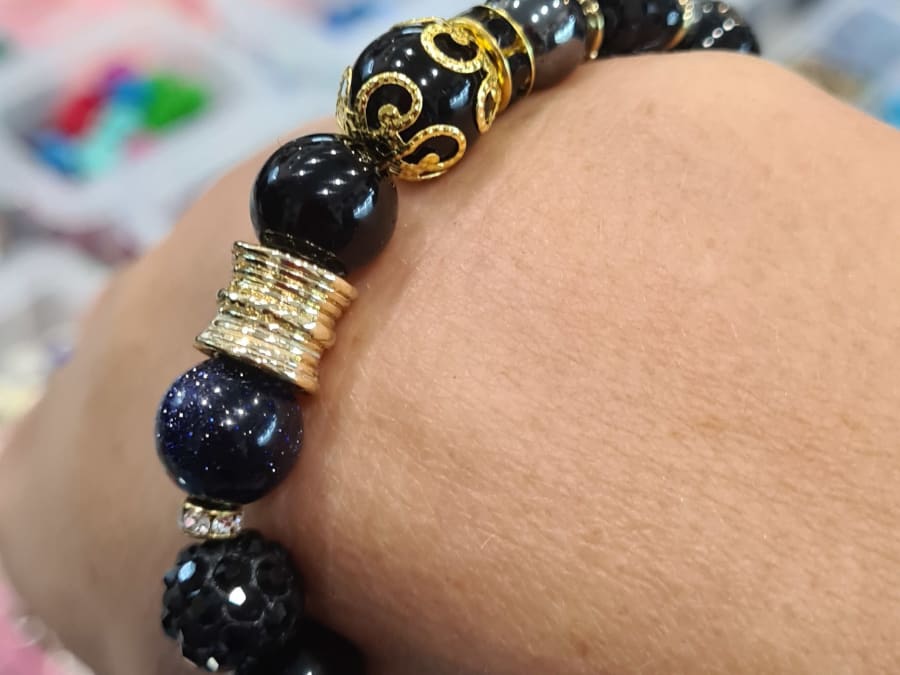 Personalized bracelet workshop in Paris 1st district