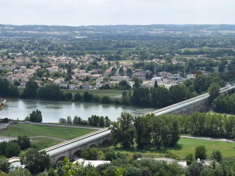 Recorrido guiado de 30 km en scooter eléctrico por Agen (47)