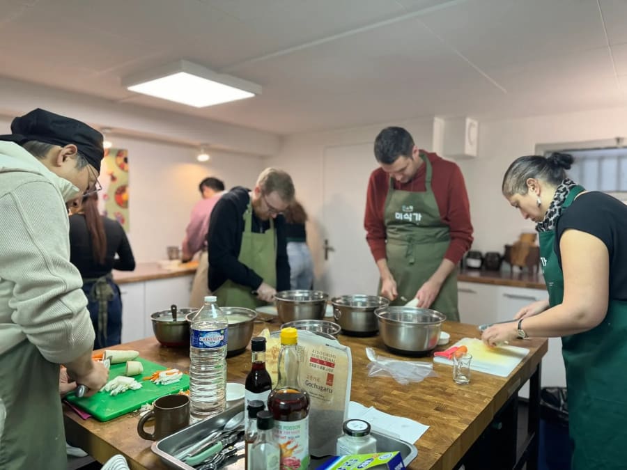 Team Building atelier cuisine Coréenne à Paris 13ème 